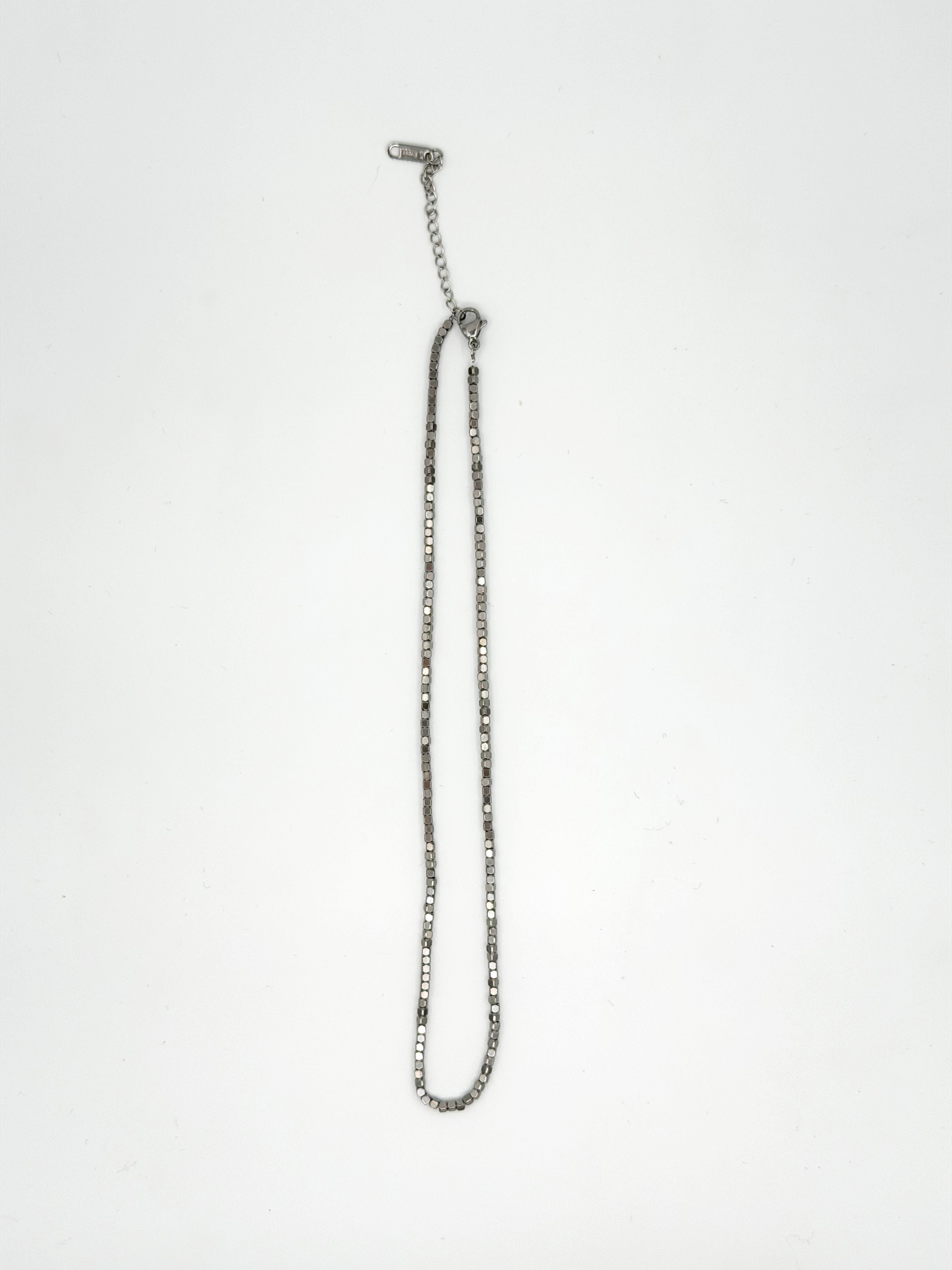 Küp Kesim Gümüş Renk Çelik Kolye