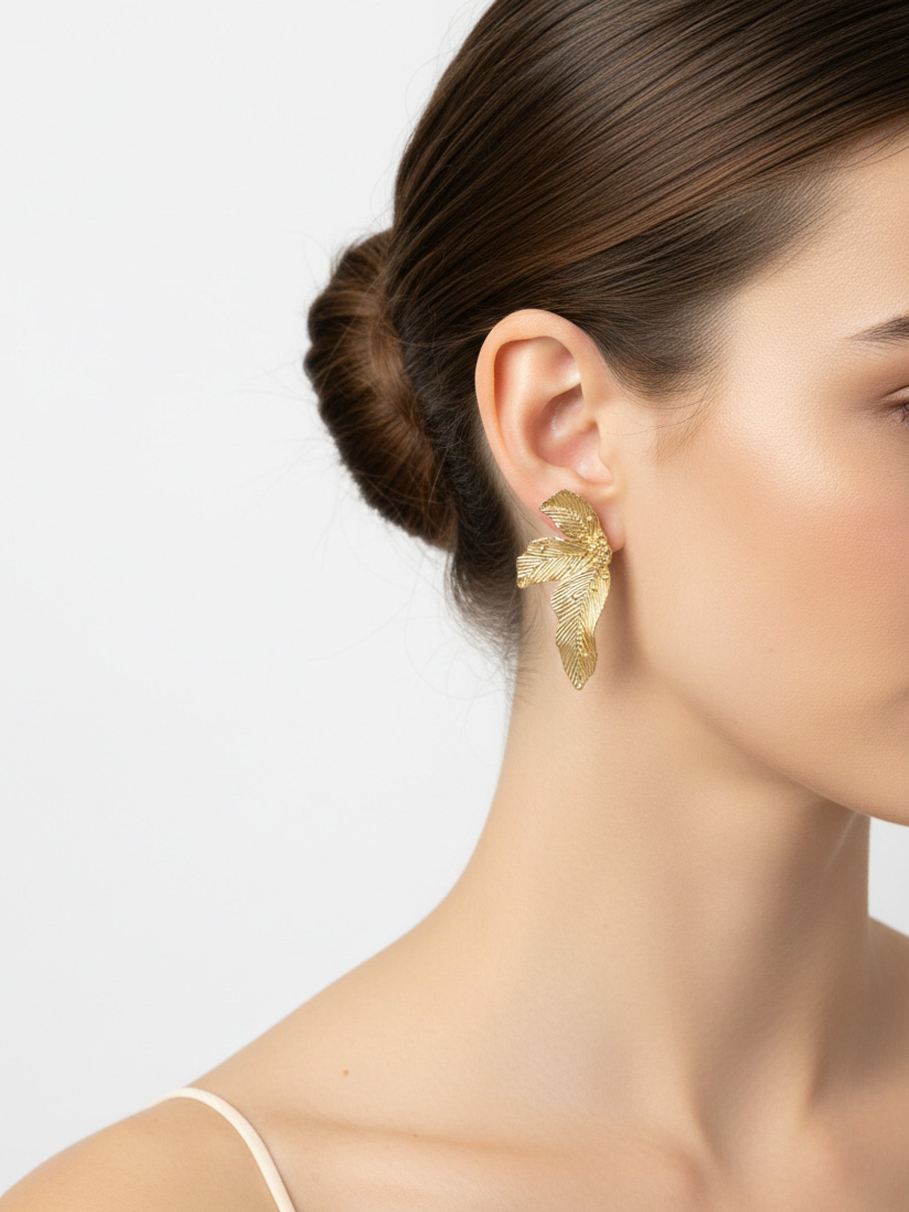 Uzun Modern Yaprak Küpe