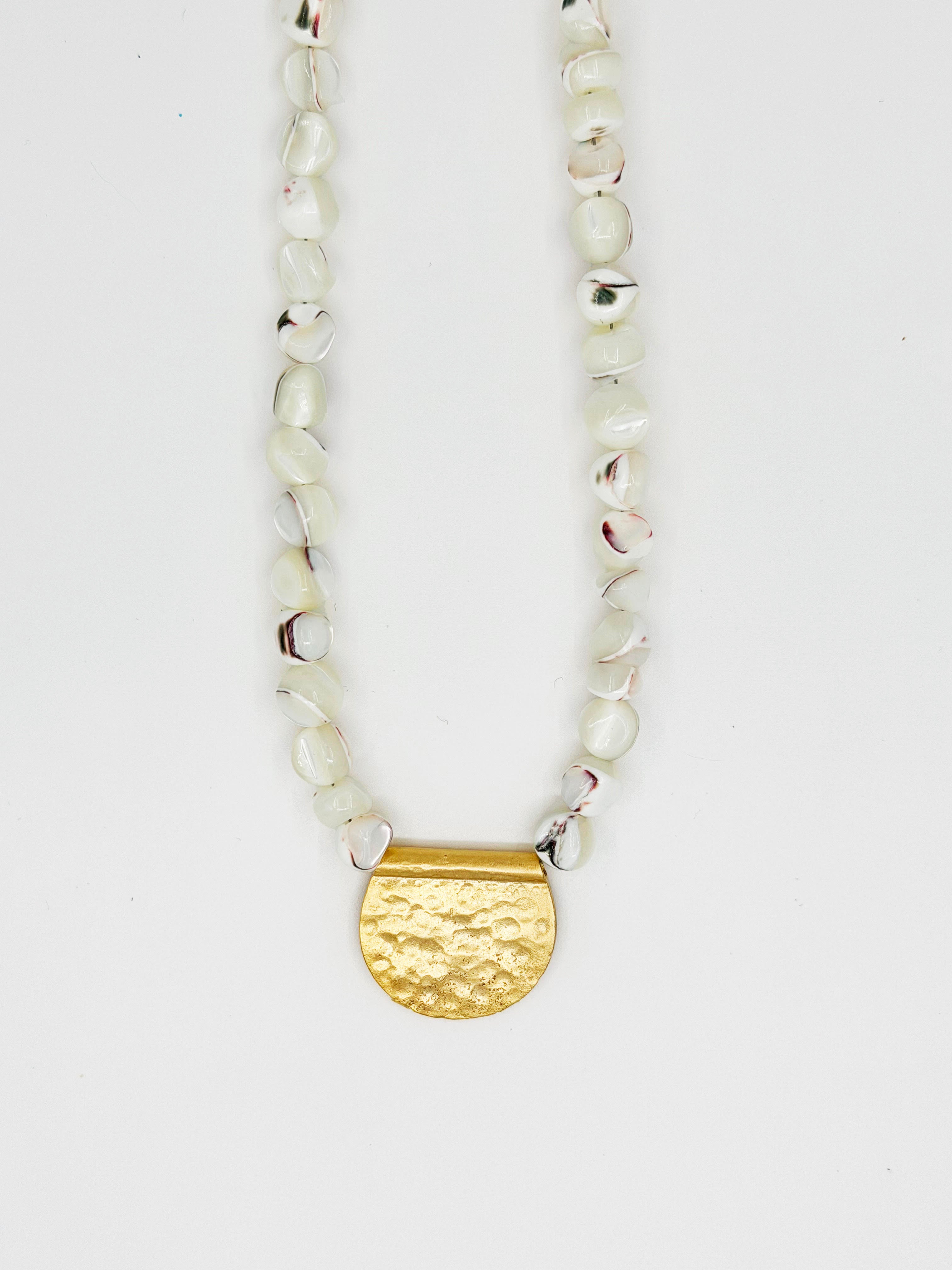 Antik Plakalı Sedef Doğal Taş Kolye