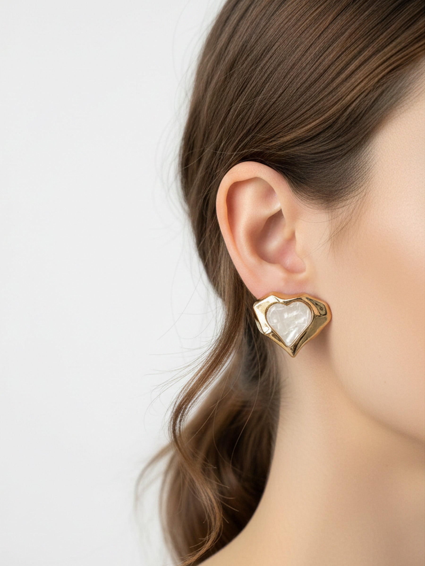 Vintage Görünümlü Kalp Sedef Küpe