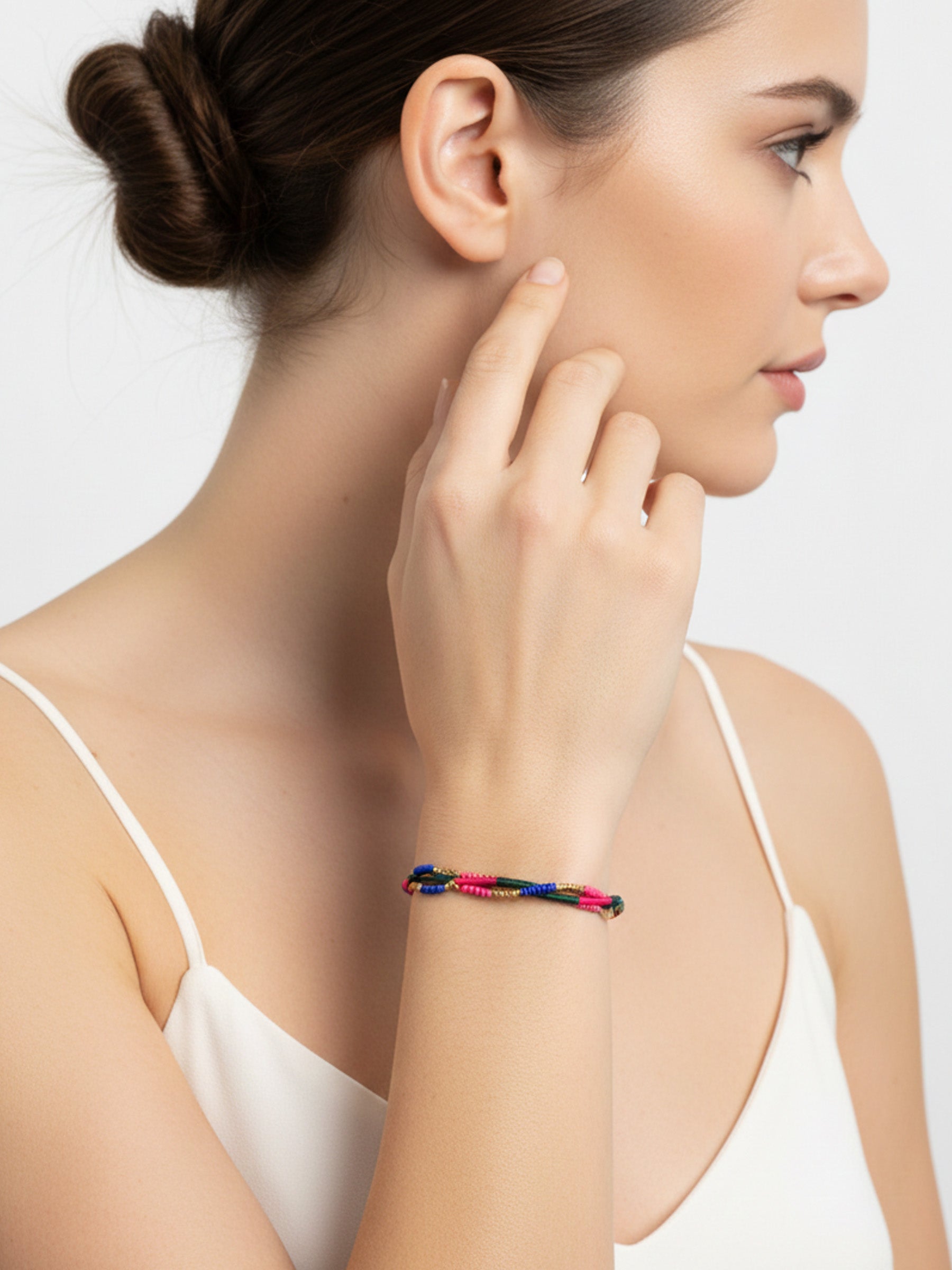 El Yapımı Pembe Boncuklu Otantik Bileklik