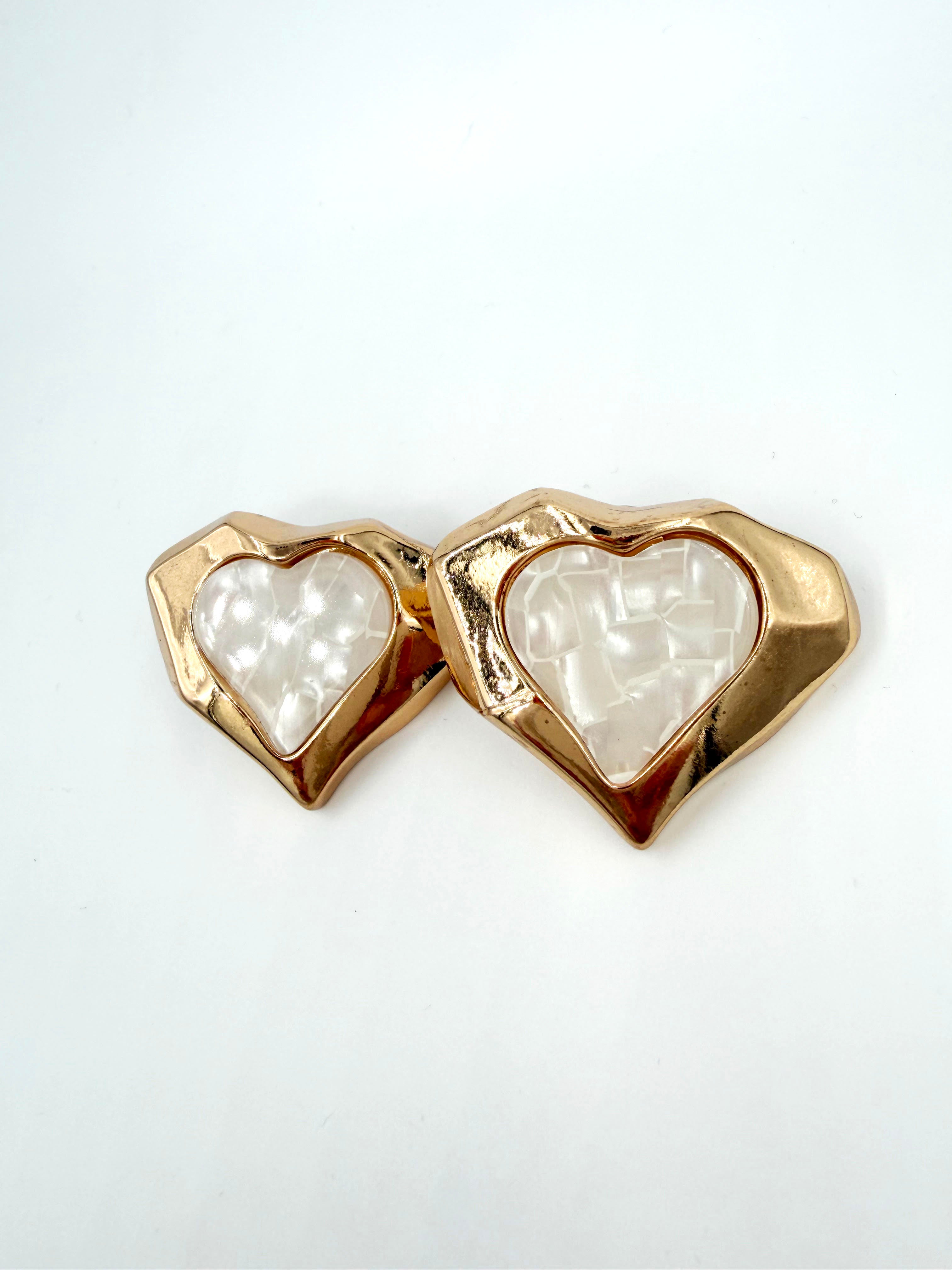 Vintage Görünümlü Kalp Sedef Küpe