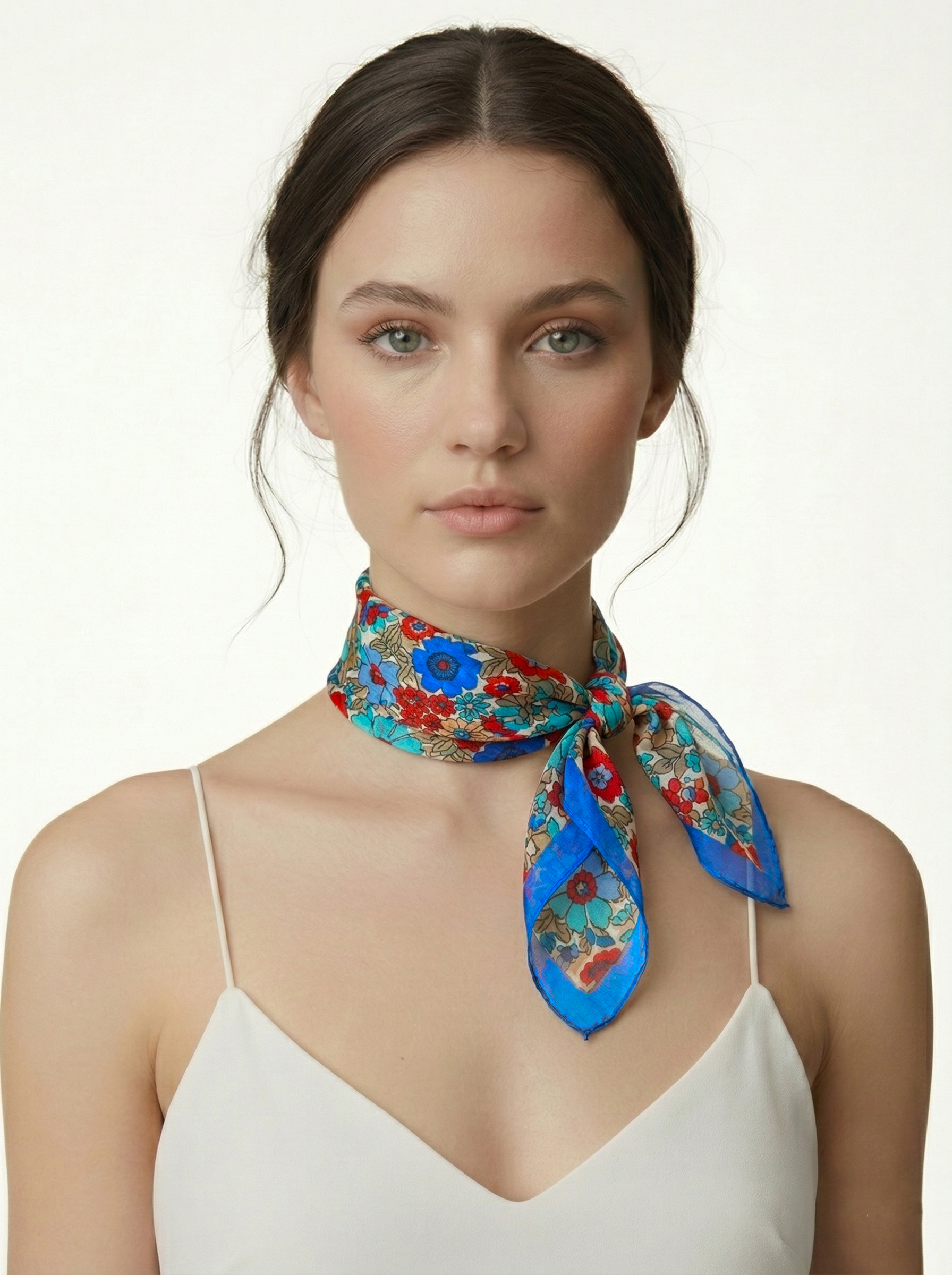 Mavi Kontürlü Mini Çiçekli Kare İpek Fular