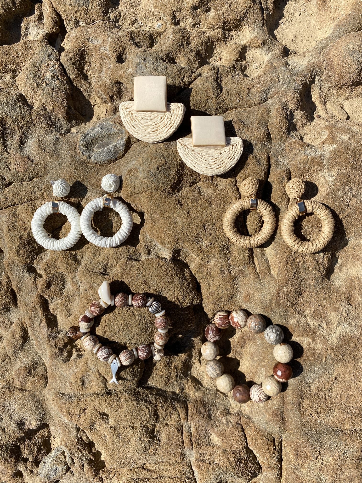 Krem Hasır Halka Küpe