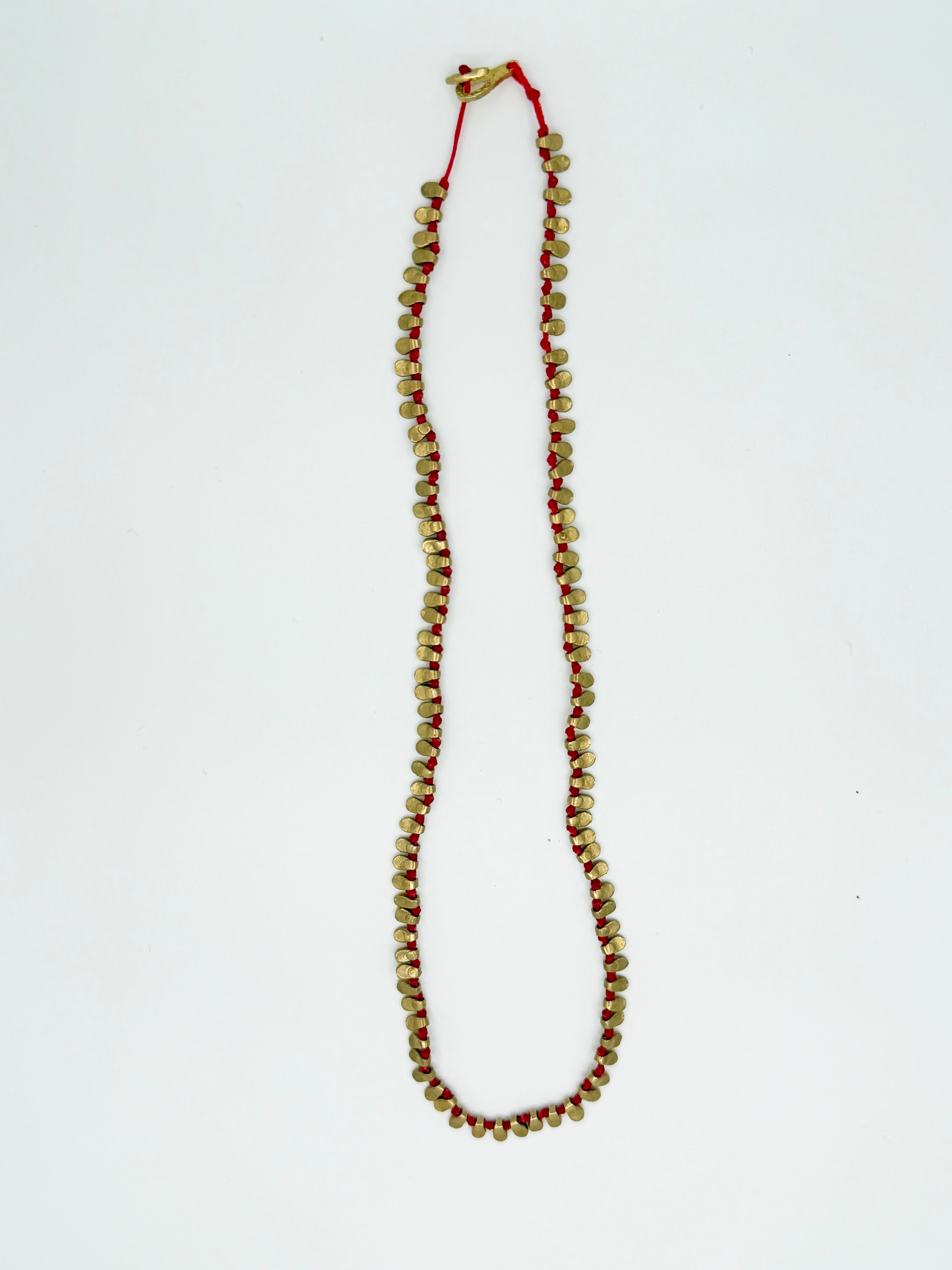 Kırmızı İpli Altın Kaplama Plakalı 925 Ayar Gümüş Kolye