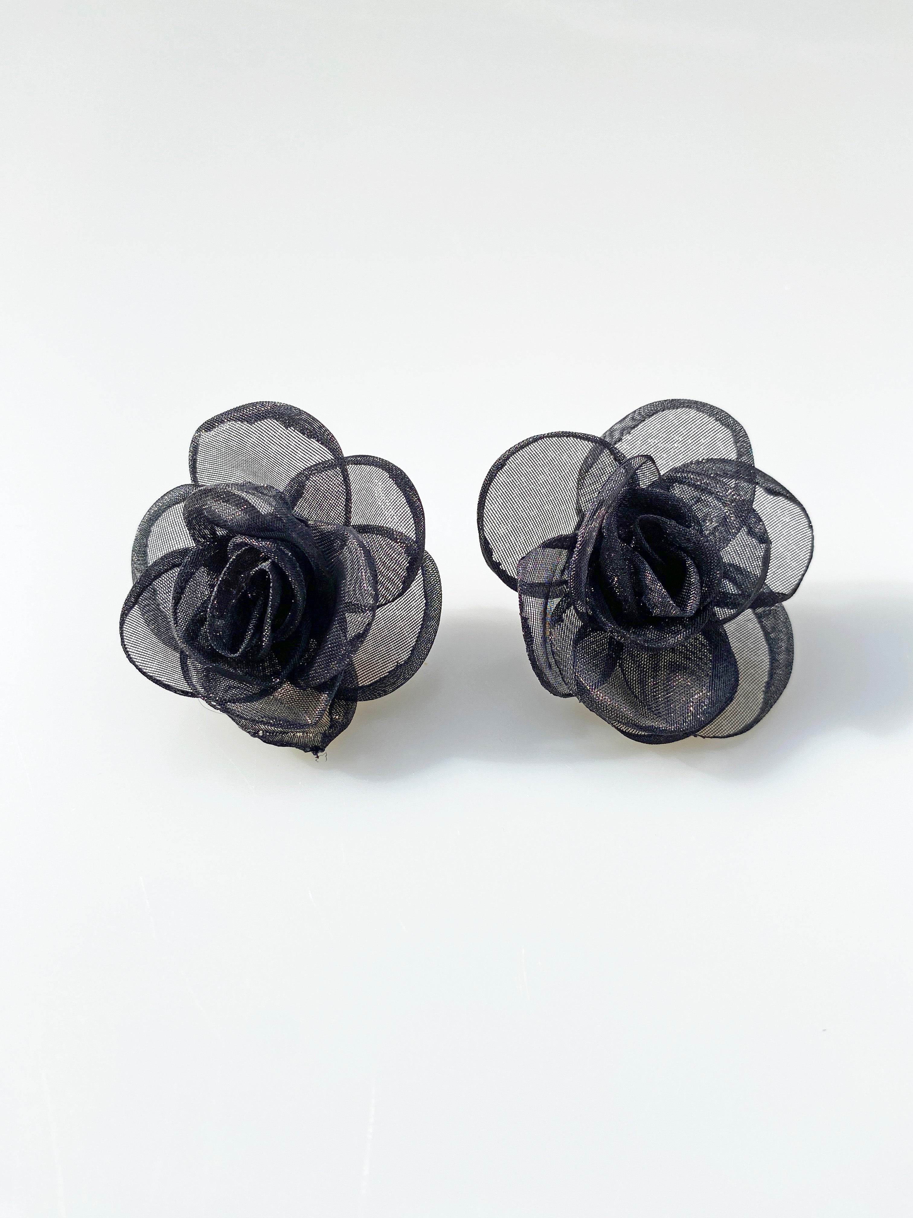 Siyah Organze Tül Çiçek Küpe