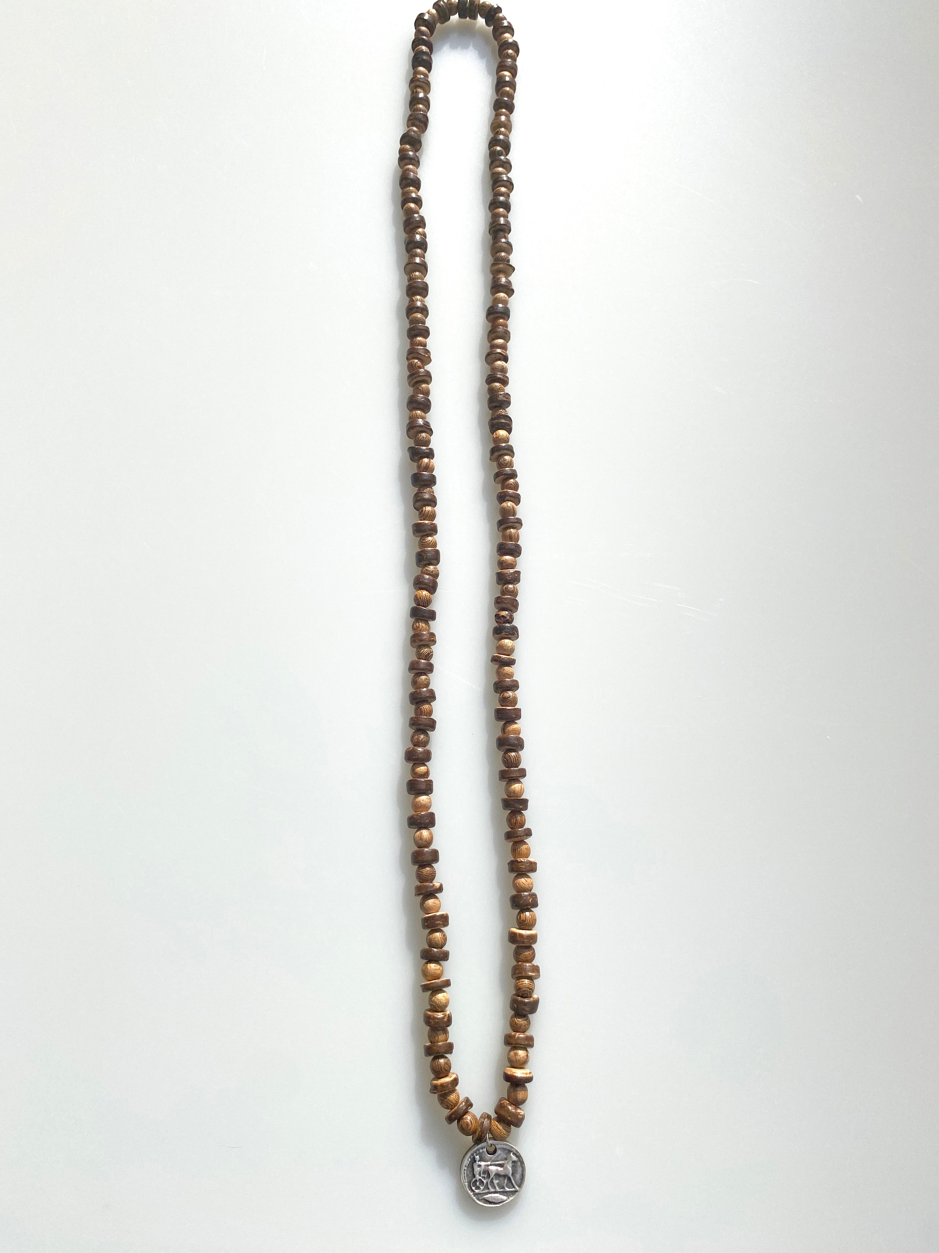 Antik Figürlü Ud Ağacı ve Bambu Uzun Kolye