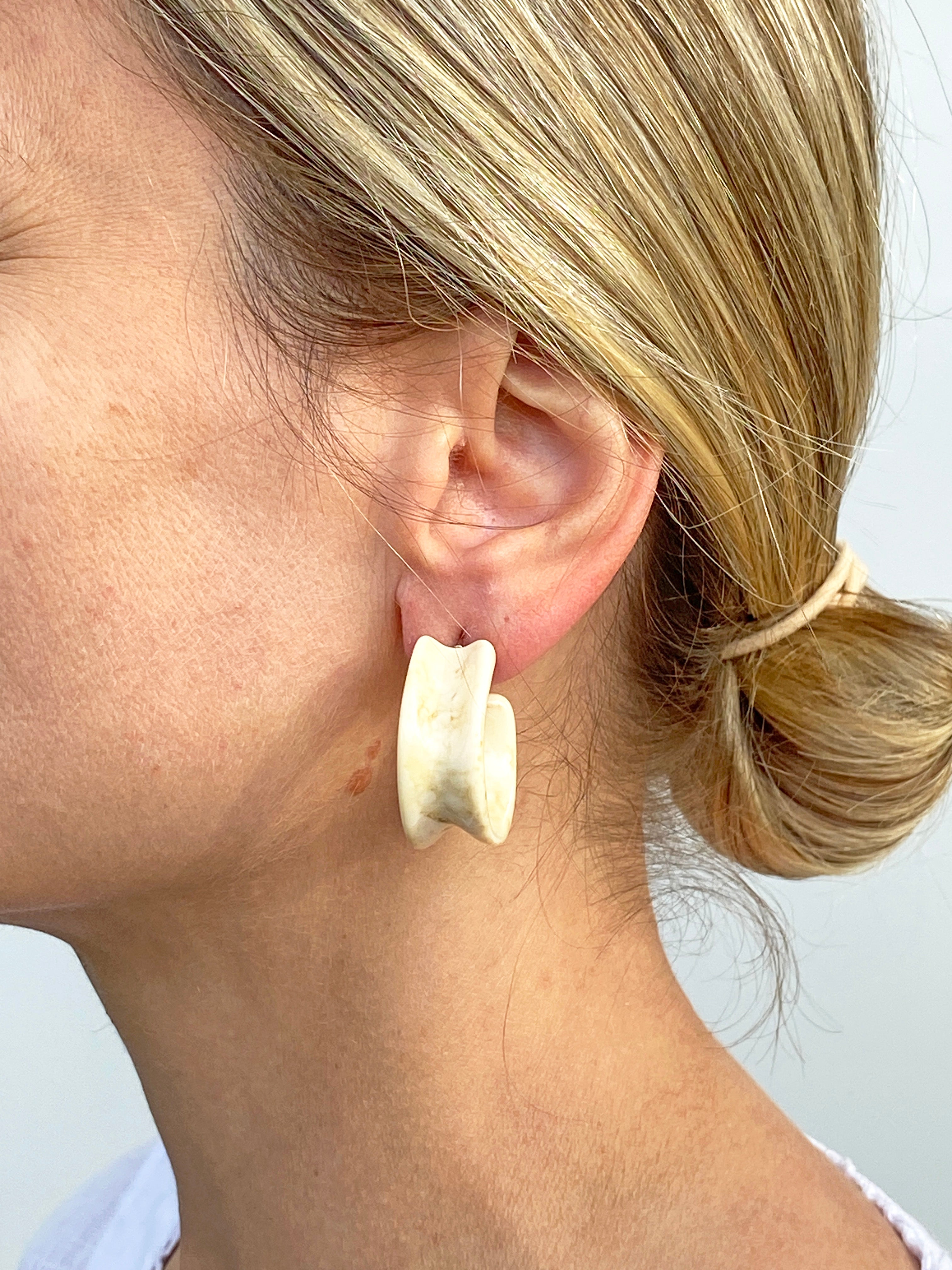 Kemik Renk Küçük Halka Küpe