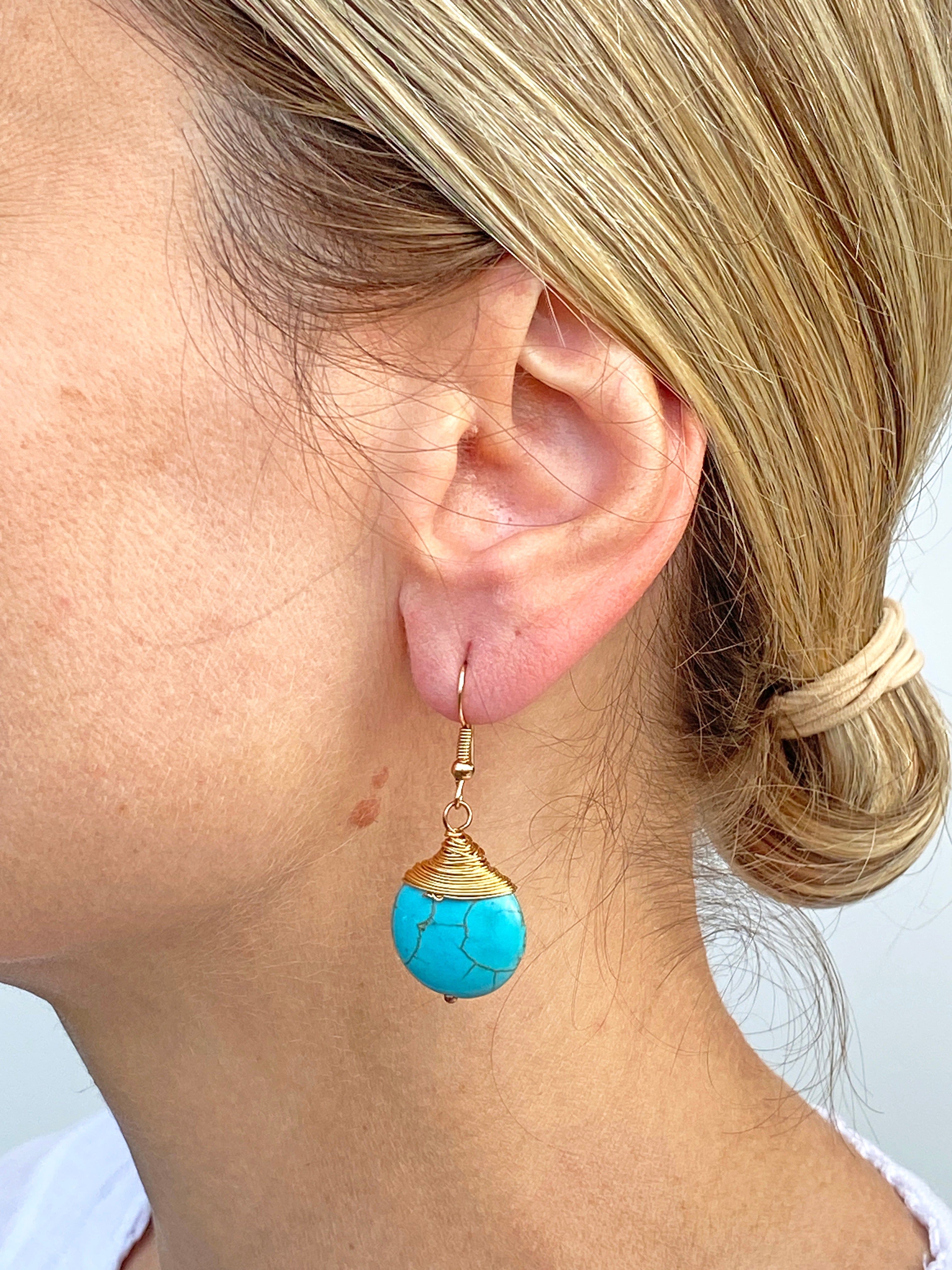 Turkuaz Taşlı Yuvarlak Küpe