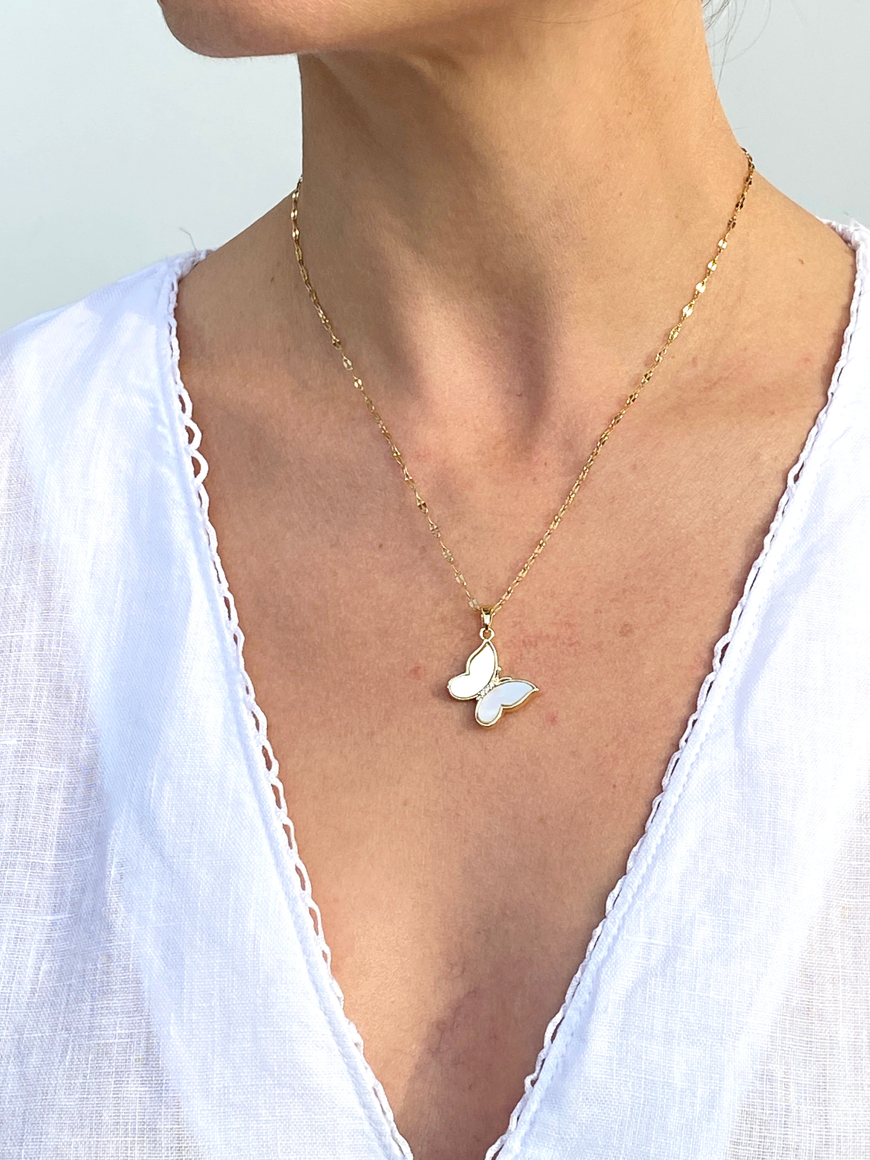 Sedef Kelebekli Altın Renk Çelik Kolye