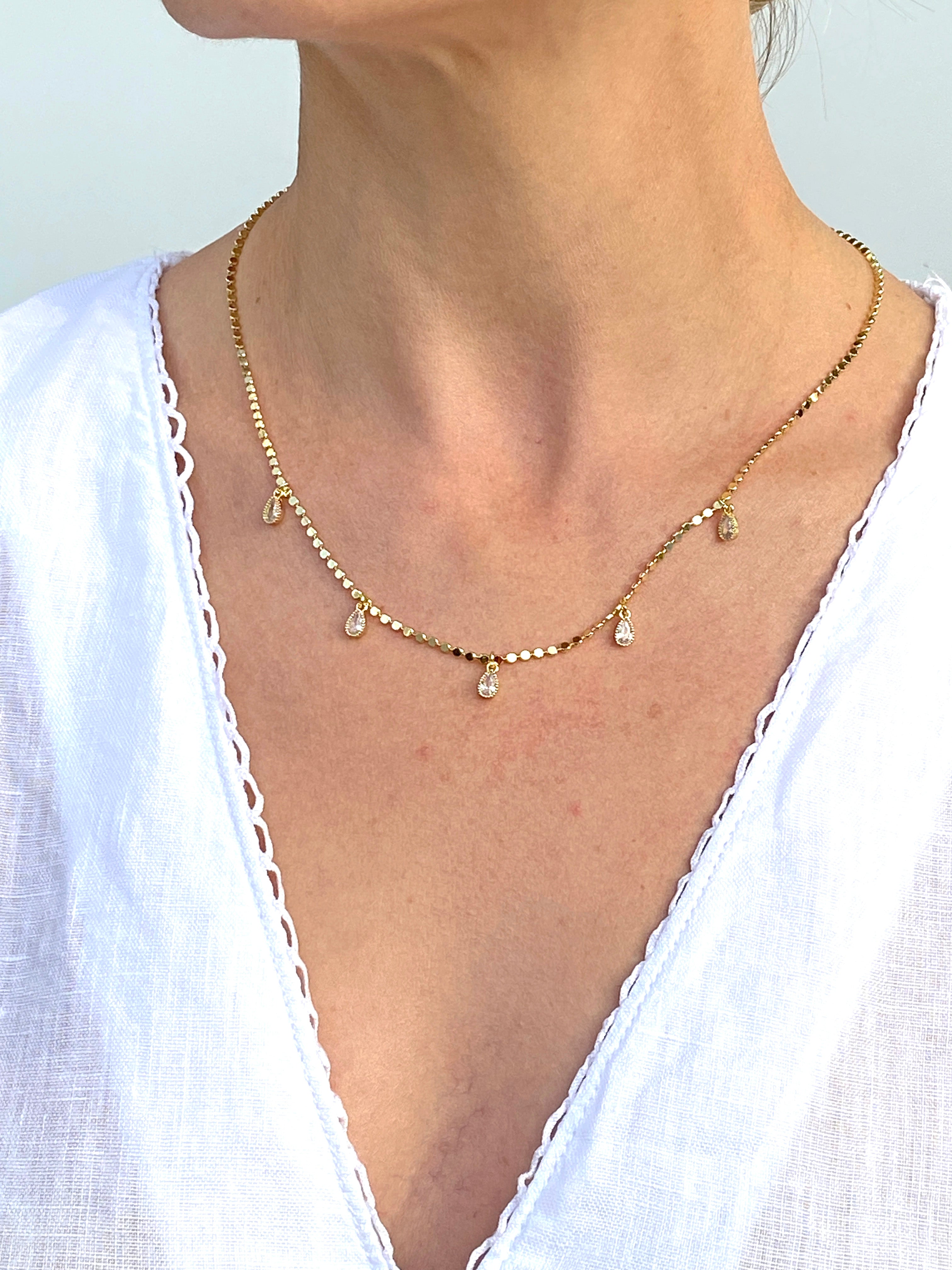 Altın Renk Damla Taşlı Kolye