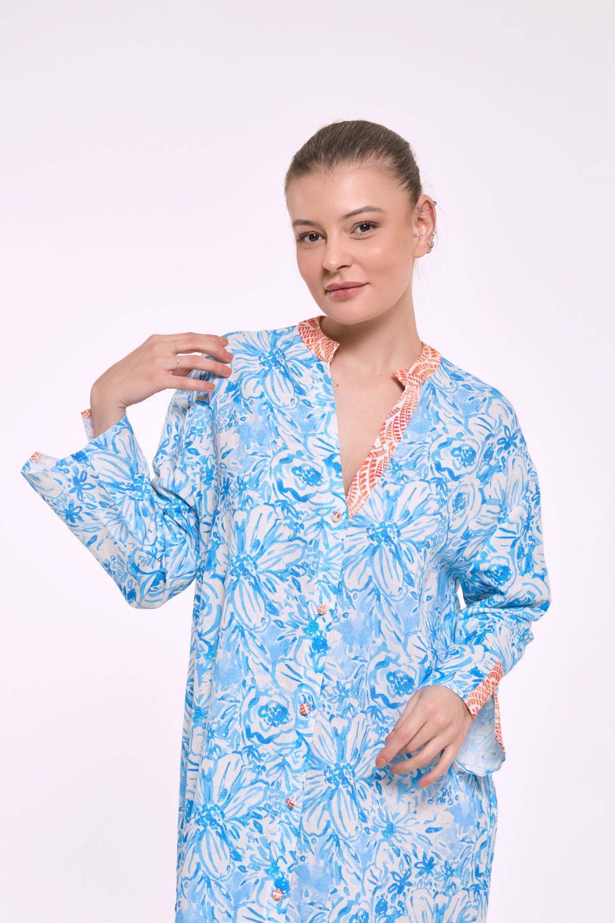 Neckline detail of Dina blue floral shirt dress