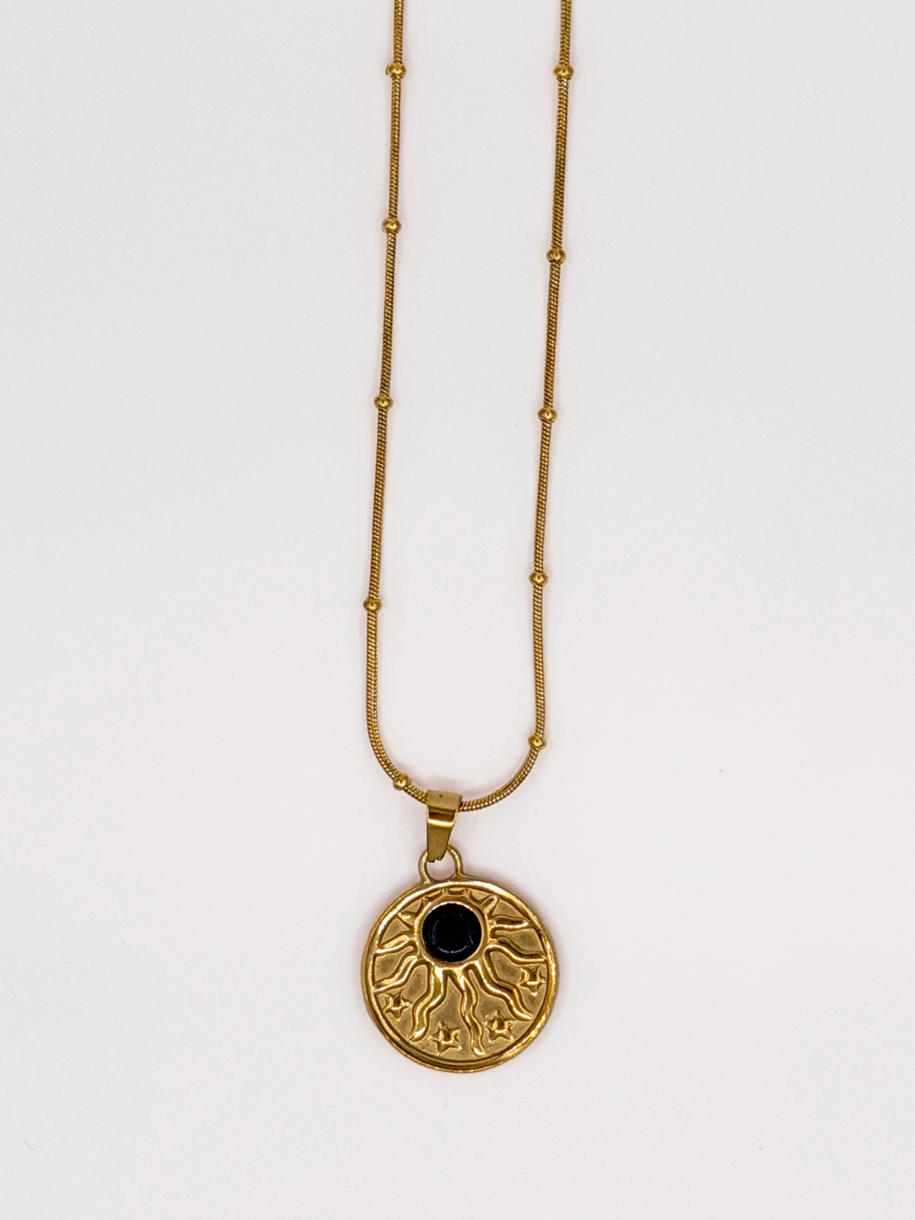 Siyah Taşlı Güneş Çelik Kolye