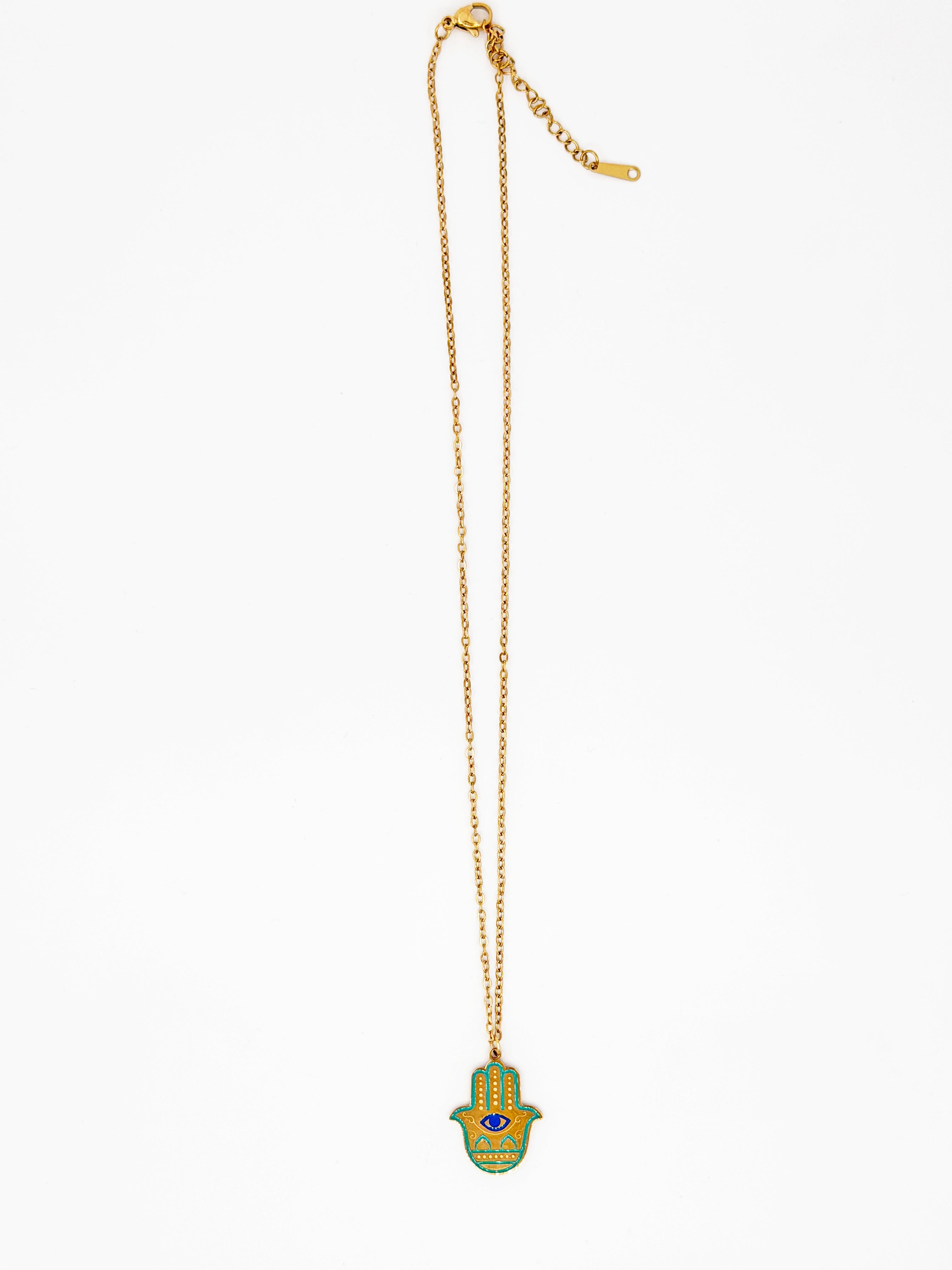 Turkuaz Fatma’nın Eli Kolye