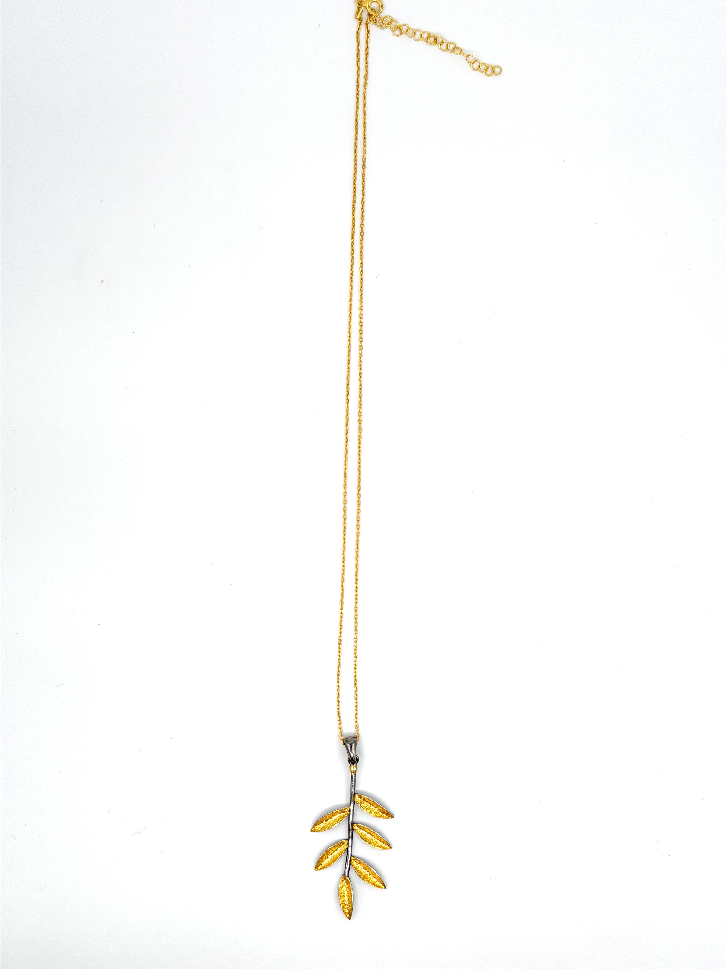 Altın Kaplama 925 Ayar Gümüş Yaprak Kolye