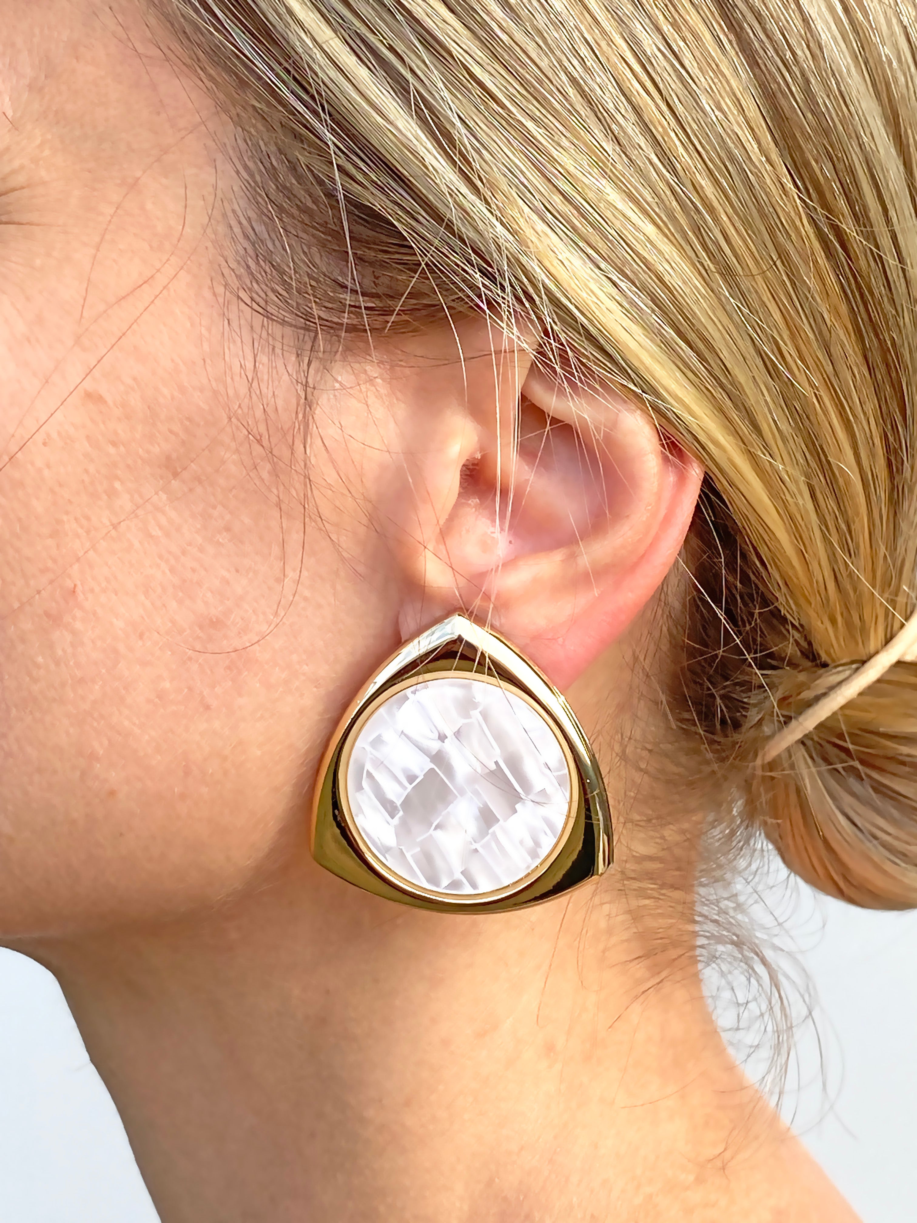 Vintage Görünümlü Üçgen Sedef Küpe