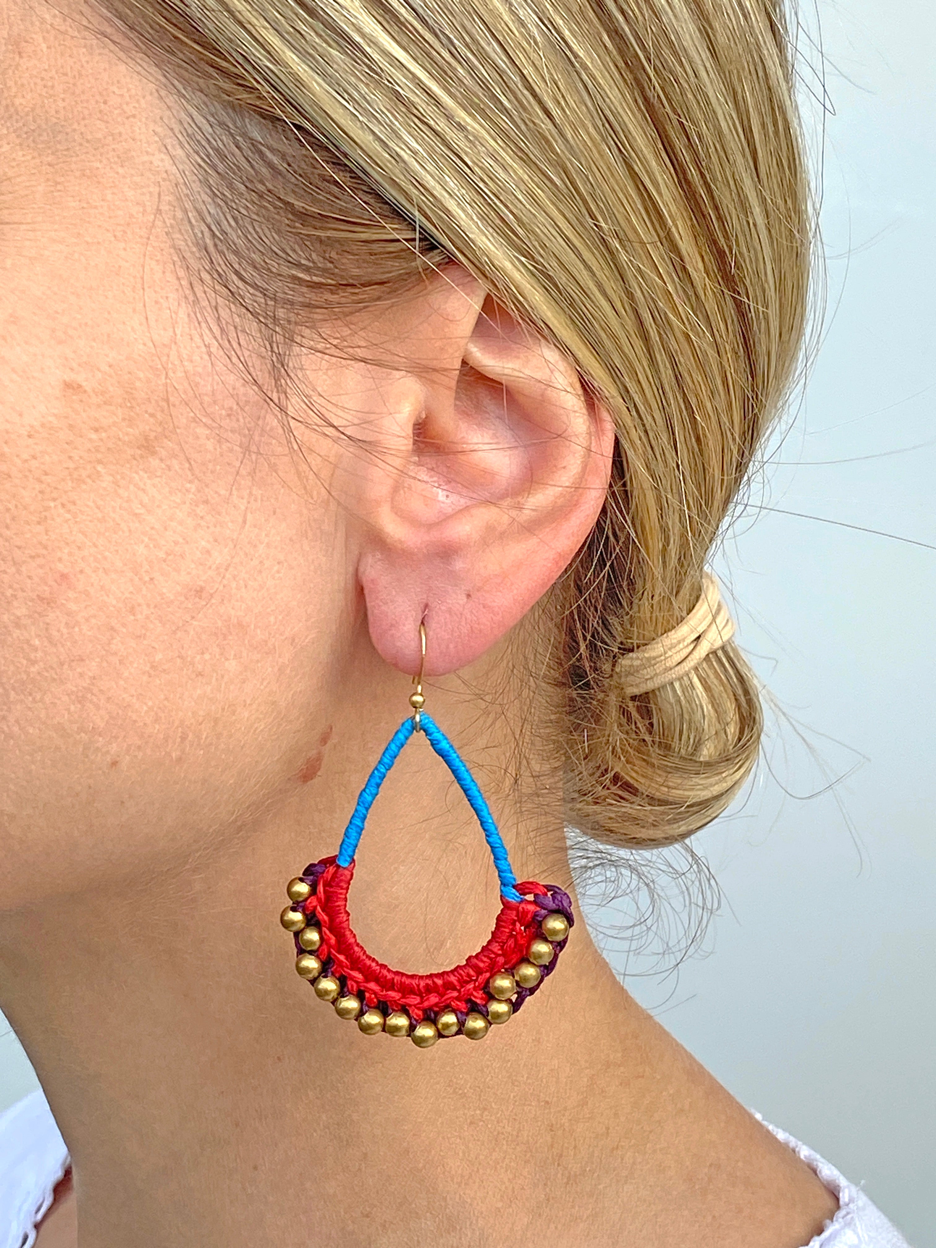 Kırmızı Mavi El Yapımı Örgü Küpe